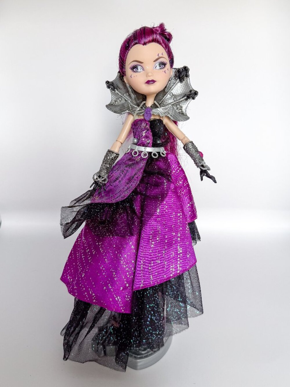 Ever After High Raven Queen Thronecoming Doll EUC Missing Accessories